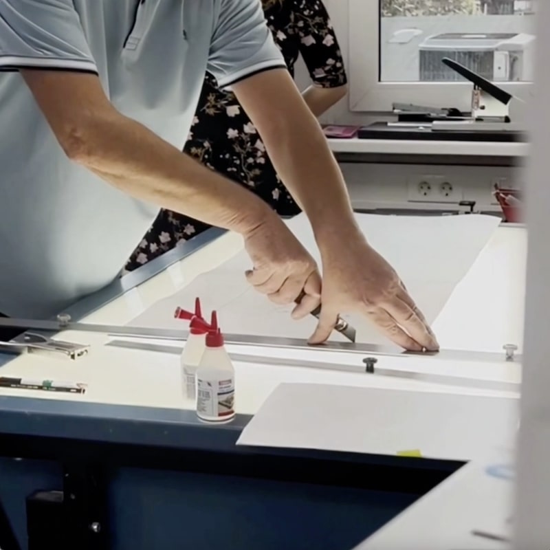 GIF animata di ricamo personalizzato su felpa con macchina da ricamo SWF