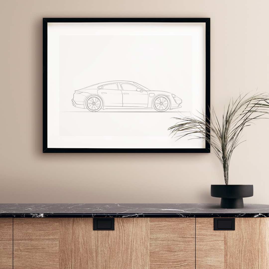 Disegno Line Art di una Porsche Taycan vista di lato